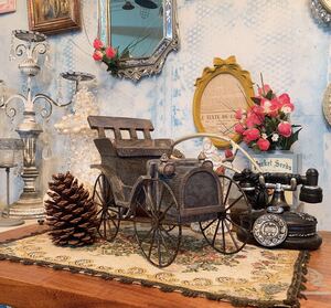 アンティークな部屋/interior objects/ classic car/ #店舗什器 #アンティーク #クラシックカー #オブジェ