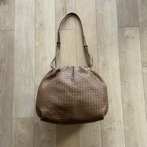 【未使用品】ボッテガヴェネタ イントレッチャート 革 レザー BOTTEGA VENETA ショルダーバッグ 旅行 トラベル メッシュ