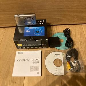 Nikon ニコン COOLPIX S5200 シルバー　デジタルカメラ　コンデジ