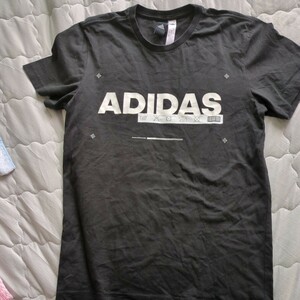 adidas　Tシャツ　②