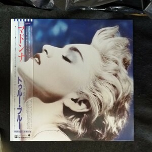 D05 中古LP 中古レコード　マドンナ　トゥルーブルー　帯付国内盤　obi P-13310 ポスター付き　MADONNA true blue