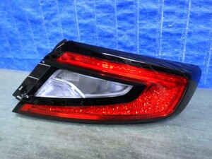 S1065　WRX　S4　VBH　右テール　LED　D256　84201C000　5B　美品