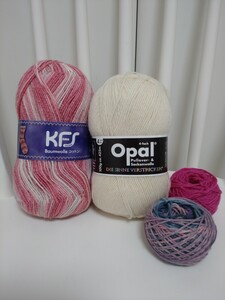 【M】Opalオパール毛糸4ply・KFS3081（ナチュラルホワイト）ウール系＆KFS216（ルビー）コットン系＆小巻20g（ベリースムージー他）