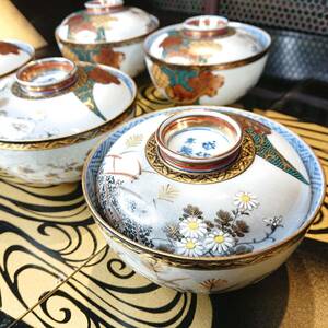 A06-0529　九谷焼 蓋茶碗 金彩青粒色絵 成化年製 銘 最上手造り 5客 美品