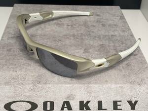 偏光★OAKLEYオークリー FLAK JACKET フラックジャケット シャンパンゴールド/POLARIZEDミラーレンズ USA製サングラス 釣りドライブ