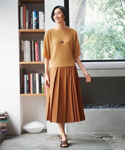 新品タグ 未着 亜希さん着用 自由区 スパンタフタ プリーツスカート2019SS サイズ40 ブラウン 定価、24.000+税