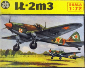 ZTS/1/72/IL-2M3/ソ連空軍対地攻撃機イリューシュIL-2m3シュトルモビク/未組立品