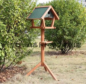 超人気 バードフィーダー　鳥の餌台　ウッド　三角屋根タイプ 木製の野外餌器 防腐雨日焼け防止 S564