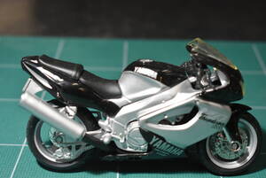 Qo197 Maisto 1:18 YAMAHA YZF R1000 Motorcycles Die-cast *60