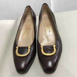 Salvatore Ferragamo サルヴァトーレフェラガモ パンプス ローヒール シューズ DQ 39632 6D 149 焦げ茶 靴 レディース イタリア製