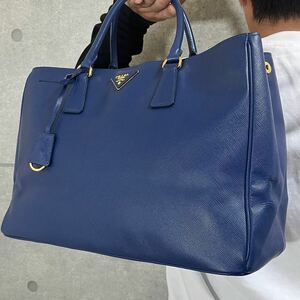 極美品 PRADA プラダ トートバッグ ガレリア サフィアーノレザー 大容量 ビジネス キーリング 三角ロゴ ブルー 青 メンズ 