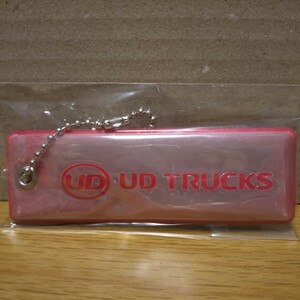 UDtrucks UDトラックス UD ロゴ 反射板 キーホルダー 非売品 ノベルティ グッズ truck トラック コレクション 限定 logo collection ①