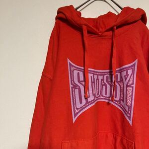 【送料無料】STUSSY 90s ビッグロゴ プルオーバー ストリート 裏起毛 オレンジ パーカー プリント L フーディ