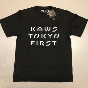 未使用タグ付！UNIQLO KAWS TOKYO FIRST ユニクロ カウズ コラボ Tシャツ サイズM ブラック UT 希少！