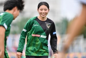 [値下げ交渉] 2022-23 日テレ・ベレーザ ATHLETA / アスレタ プラクティスシャツ 長袖 検)22 2023 WEリーグ トレーニング なでしこジャパン