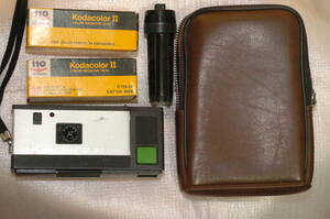 Kodak pocket INSTAMATIC 30　コダック　ストロボアダプター、ケース、未開封フィルム2本付き
