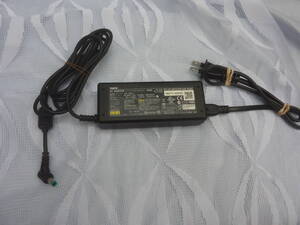 NEC ノートPC用　ACアダプタ　１９V　３．９５A　PC-VP-WP73/OP-520-76402 動作品