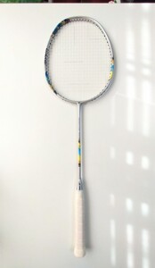 ★ 美品 ★ YONEX ナノフレア７００ ゲーム 4UG6