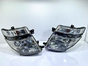 美品 取付OK 点灯OK E51 前期 エルグランド 純正 HID ヘッドライト 左右セット KOITO 100-24826 NE51 (Ra-07)