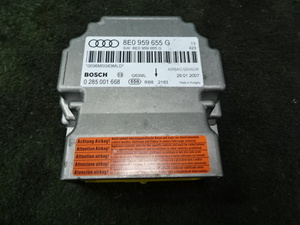 ☆インボイス対応 アウディ A4 アバント WG・8EALT 2007・エアバッグコンピューター・8E0959655G BOSCH 0285001668