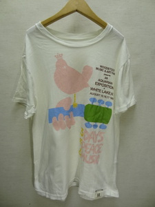 全国送料無料 アーバンリサーチ URBAN RESEARCH X WOODSTOCK フェス1969 メンズ 綿100% 半袖 紺色 プリントTシャツ Mサイズ