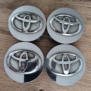 トヨタ TOYOTA 純正 センターキャップ 62mm シルバー 4個セット