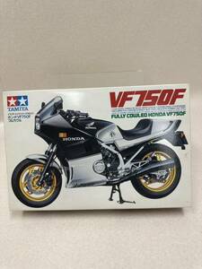 未組立 プラモデル　1/12 ホンダ VF750F フルカウル 「オートバイシリーズ No.31」