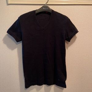 BURBERRY VネックTシャツ M