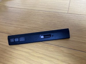 lenovo G560 型番 0679 windows7 についてた　ＤＶＤドライブベゼル　中古