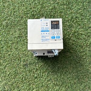 4Y271 YASKAWA インバーター CIMR-XCBA20P7 0.75KW 220V