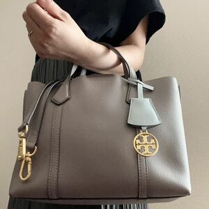 【極美品】TORY BURCH トリーバーチ ペリー スモール　カーフ レザー ハンドバッグ ショルダー トート 2way ロゴ 斜めがけ 革 グレージュ