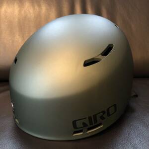 【全国送料無料】美品　GIRO ソフトシェル ヘルメット マットグリーン スノーボード　スノボー　ジロー