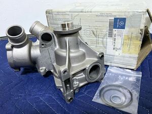 希少 供給終了 純正品 新品未使用 W124 ウォーターポンプ　1042004701 /W202/W203/R129/AMG/ベンツ