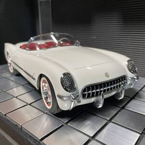 絶版未展示品　オートアート 1/18 シボレー コルベット 1953 POLO WHITE