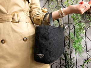 ●超美品●PRADA プラダ●三角ロゴプレート●ウール カーフ レザー 本革●ハンド トート バッグ●黒●SV金具●ヴィンテージ●収納●Js53299