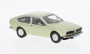 1/87 アルファロメオ アルフェッタ グリーン Alfa Romeo Alfetta GT 1974 light green PCX87 1:87 梱包サイズ60