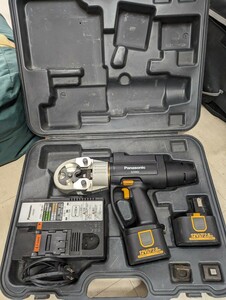  動作品 松下電工 ナショナル 充電式圧着器 EZ3902 National Panasonic パナソニック 電動工具 バッテリー 2個 充電機