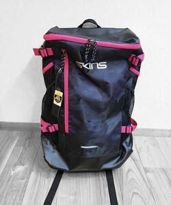 定価11990円 SKINS スキンズ バックパック 40L 未使用 w30cm H59cm D18cm