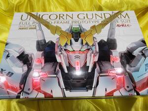 未開封　バンダイ　ガンプラ　PG 1/60スケール RX-0 ユニコーンガンダム　パーフェクトグレード