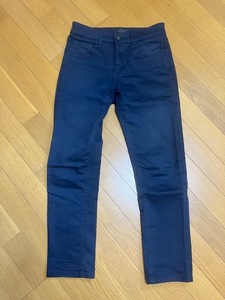 ◆UNIQLO JEANS　コットンストレッチパンツ　ネイビー　サイズ28