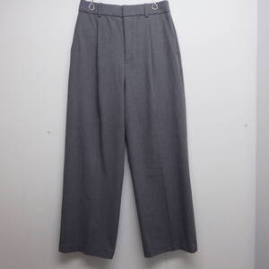 美品　UNIQLO　ユニクロ　サイズ：Ｗ63-69cm H88-94cm　タックワイドパンツ　221-464886　グレー　レディース