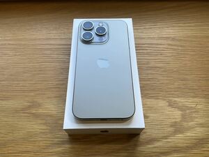 ★美品★Apple iPhone15pro 256GB ナチュラムチタニウム　国内版simフリー★