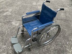 ★直接引取り歓迎 動作品 介護用車椅子 車椅子 車イス 折りたたみ 自走用車いす 座面青 足置きあり 介護用品 中古品 現状品 管理K163