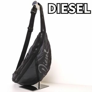 ★漢のハーフムーン★　DIESEL　ディーゼル　アイコニック ボディバッグ ウェストポーチ ロゴ 総柄 ハーフムーン 三日月 y2k　黒