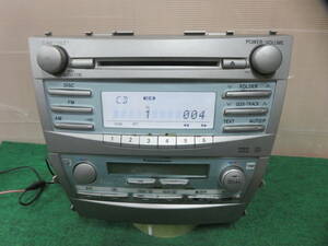 動作品保証付/V3770/トヨタ純正　86120-33830/55900-33B41　カムリ CV40　CD再生OK　カーオーディオ