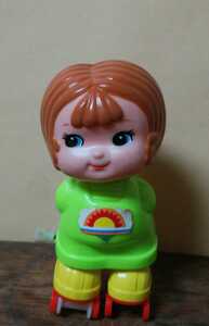 トミー TOMY 日本製 ゼンマイ 少女 ローラースケート人形 1979年製 玩具 フィギュア 昭和レトロビンテージ デッドストック