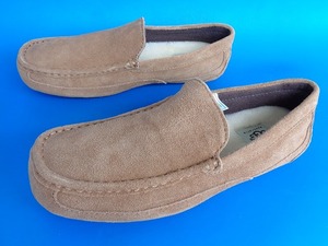 13799■新品 同様 美品 UGG アグ メンズ ムートン スリッポン シューズ モカシン ローファー 1003419 US8 26 スエード キャメル