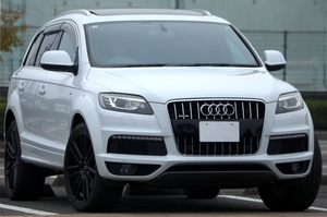 最終モデル【Q7 3.0 TFSI クアトロ】SラインPKG　パノラマSR　22AW　7シーターPKG　検R8/2　