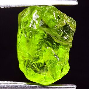 【世界の原石:グリーンペリドット 4.75ct:1779】アフリカ産 Natural Green Peridot Rough カンラン石 苦土橄欖石 鉱物 宝石 標本 Africa