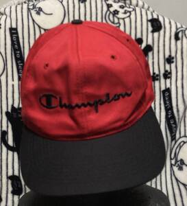 お手軽スナップバックキャップ【Champion チャンピオン】赤＆黒ツートーンカラー帽子CAP/フリーサイズ/男女OK/ユニセックス仕様